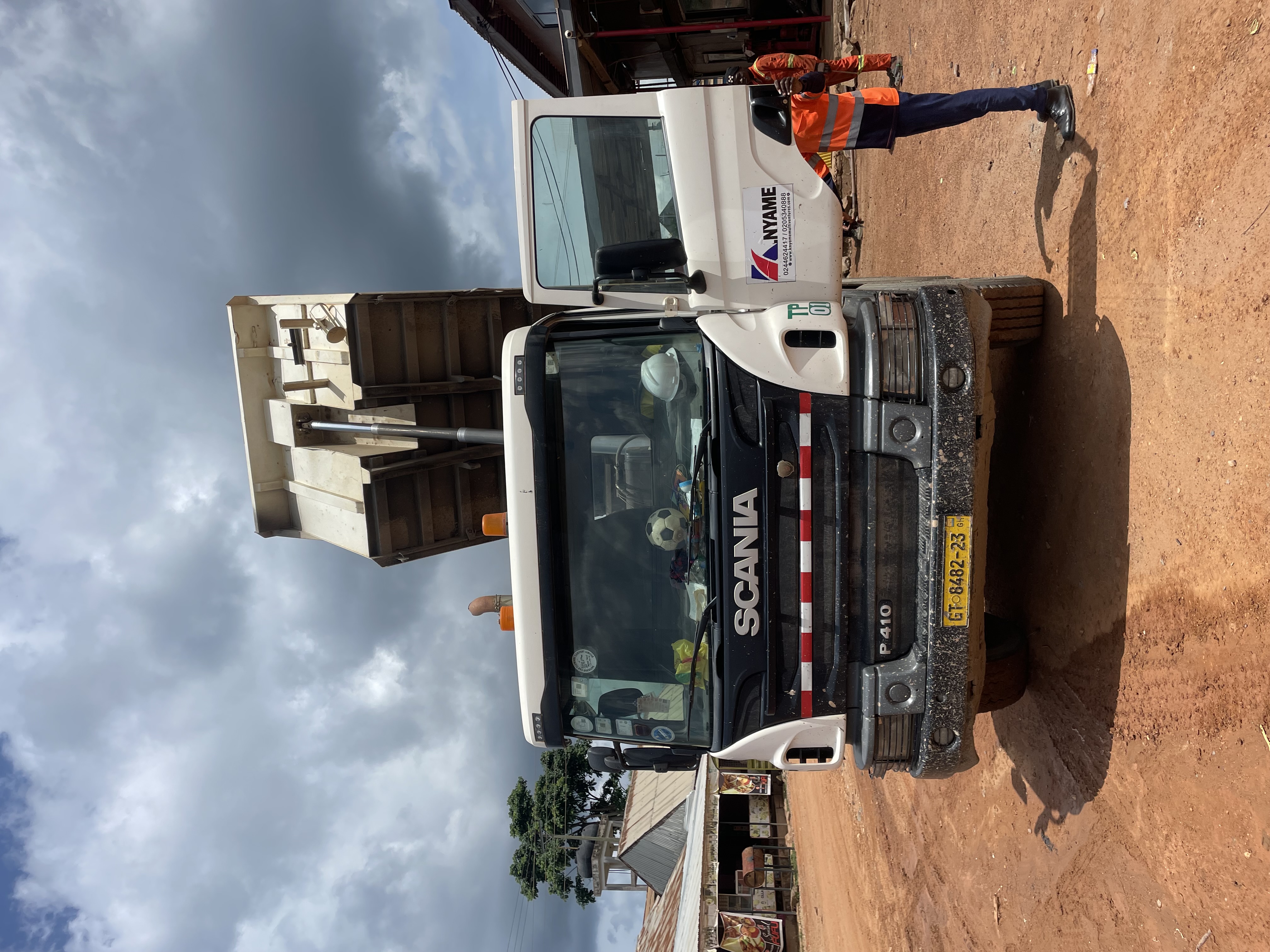 Scania P410 Tipper Truck thumbnail 5