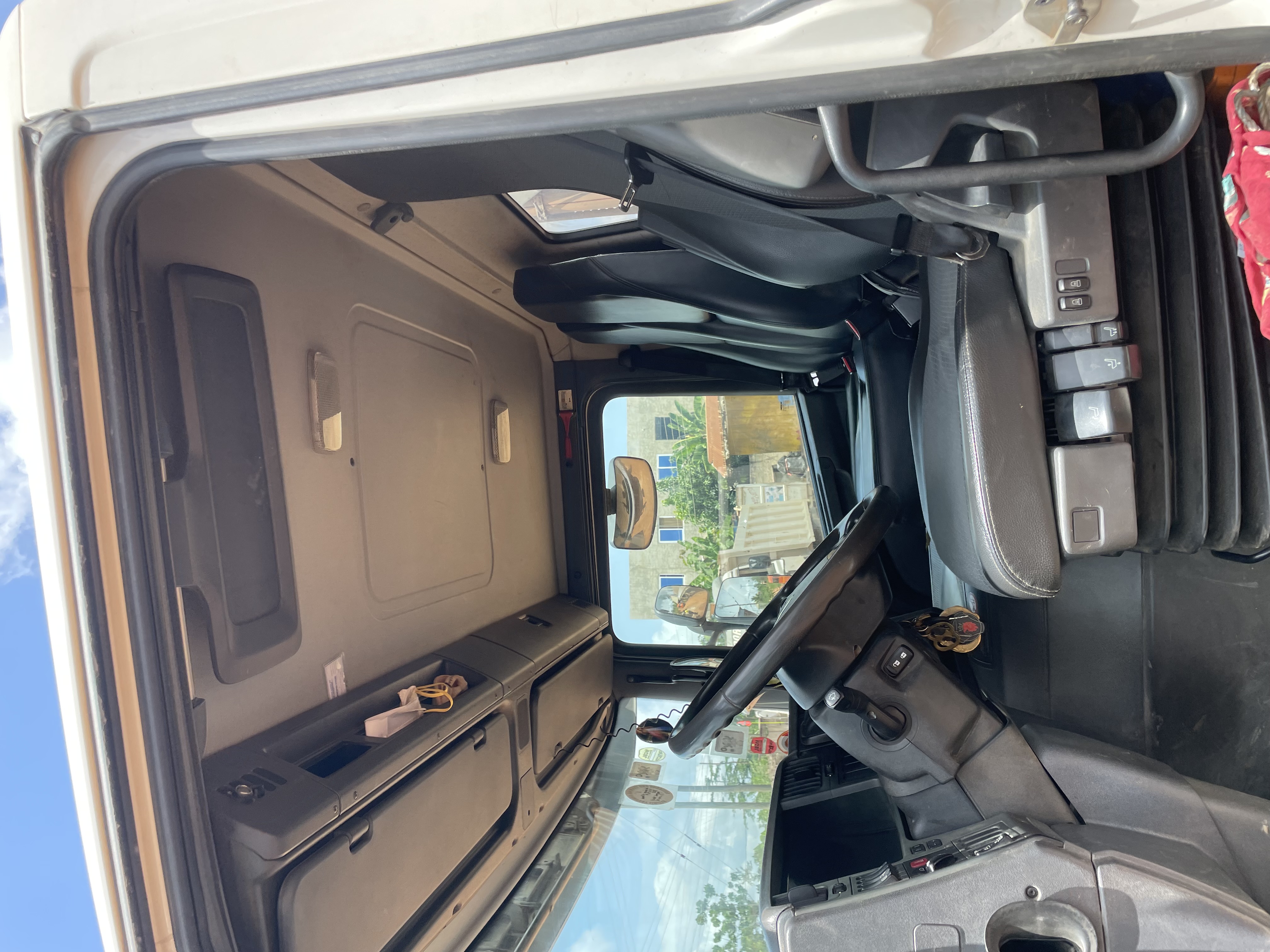 Scania P410 Tipper Truck thumbnail 3