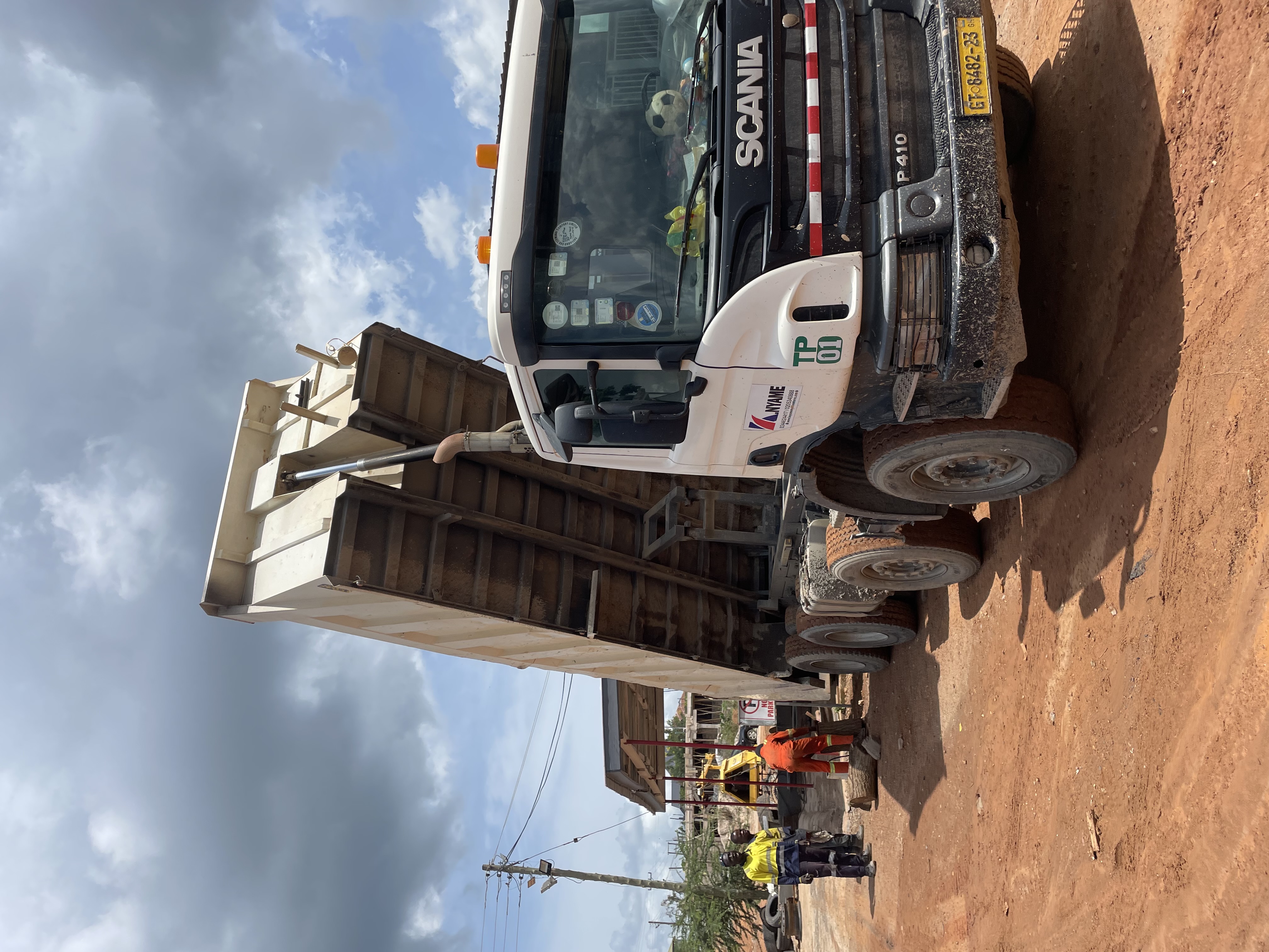 Scania P410 Tipper Truck thumbnail 2