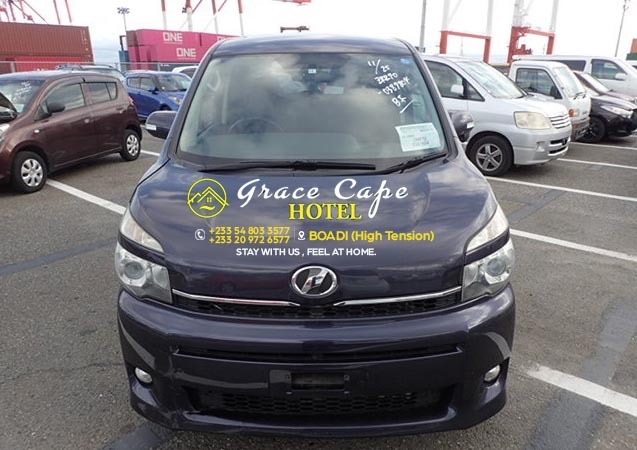 Toyota Voxy  thumbnail 2