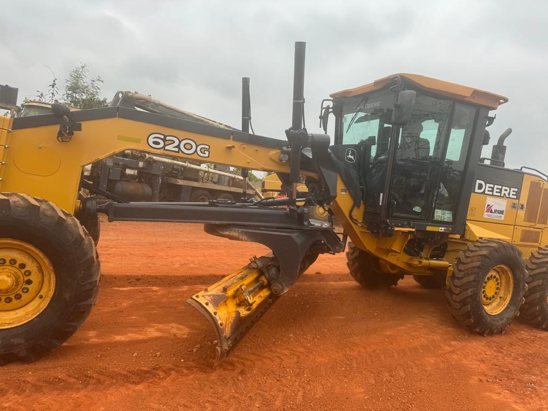 John Deere Grader thumbnail 2