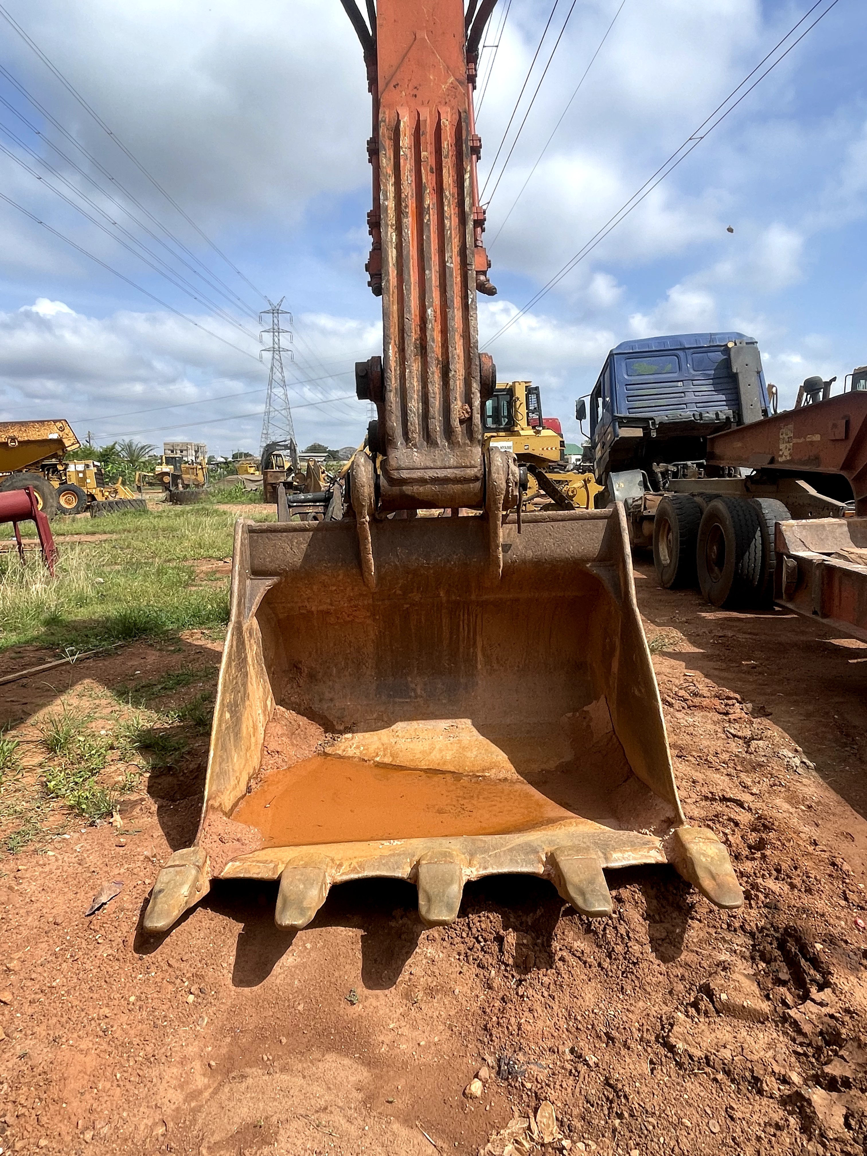 Hitachi 470 Excavator thumbnail 3